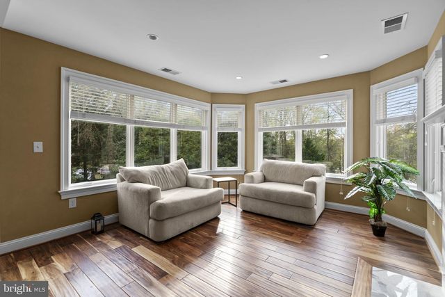 370 EAGLE HILL RD, Pasadena, MD 21122
