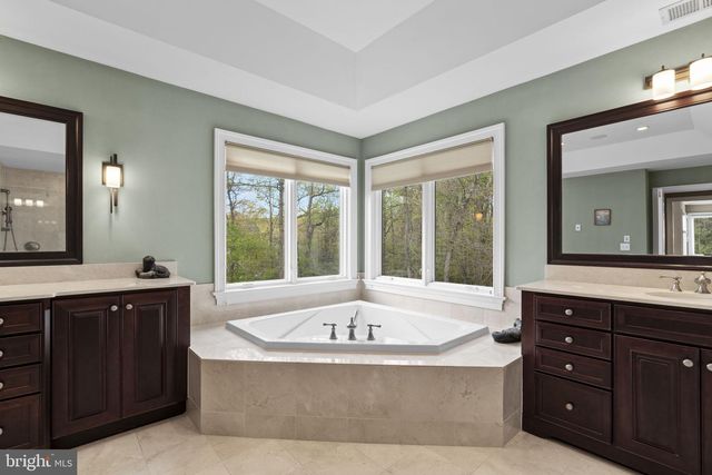 370 EAGLE HILL RD, Pasadena, MD 21122