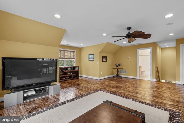 370 EAGLE HILL RD, Pasadena, MD 21122