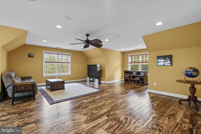 370 EAGLE HILL RD, Pasadena, MD 21122