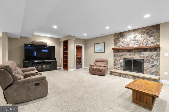 370 EAGLE HILL RD, Pasadena, MD 21122