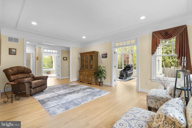370 EAGLE HILL RD, Pasadena, MD 21122