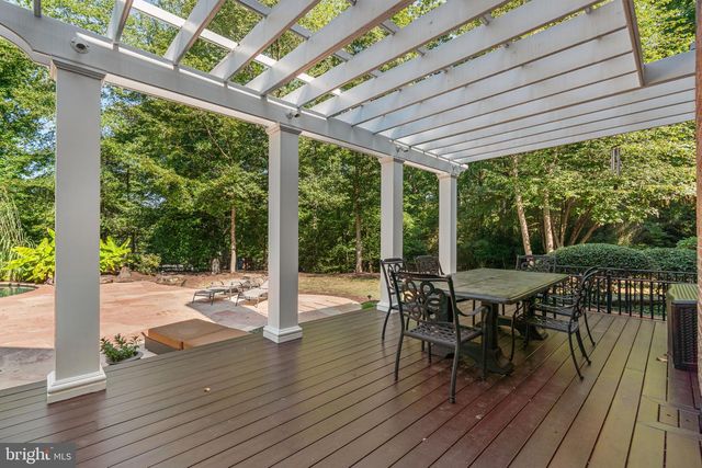370 EAGLE HILL RD, Pasadena, MD 21122