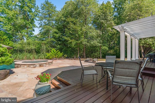 370 EAGLE HILL RD, Pasadena, MD 21122