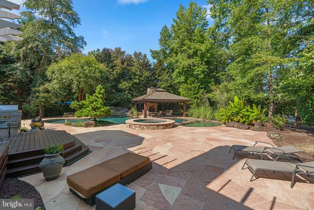 370 EAGLE HILL RD, Pasadena, MD 21122