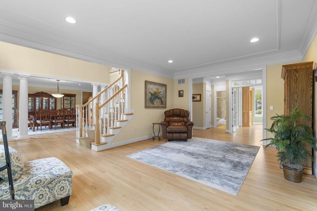 370 EAGLE HILL RD, Pasadena, MD 21122
