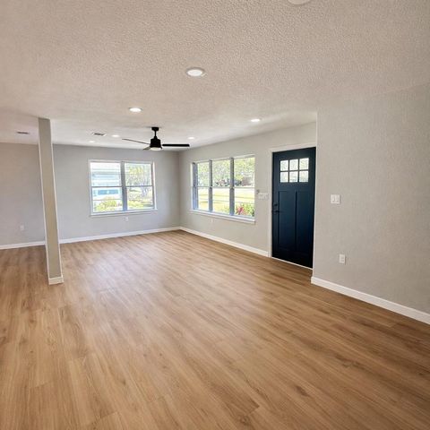 1716 Pecan Street, Bay City, TX 77414