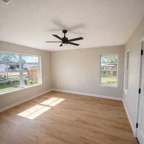 1716 Pecan Street, Bay City, TX 77414