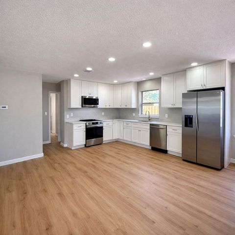 1716 Pecan Street, Bay City, TX 77414