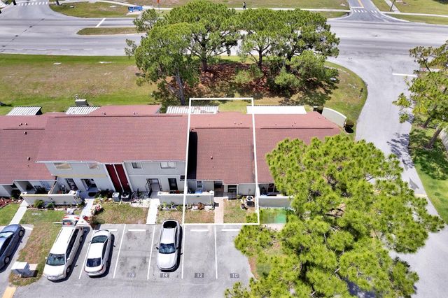 12 PINE ISLAND CIRCLE, Kissimmee, FL 34743