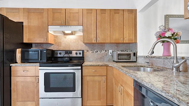12 PINE ISLAND CIRCLE, Kissimmee, FL 34743