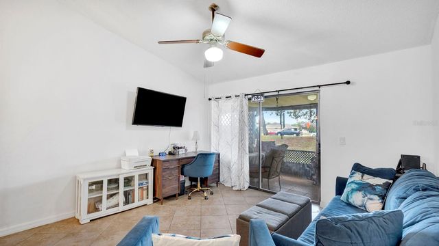 12 PINE ISLAND CIRCLE, Kissimmee, FL 34743