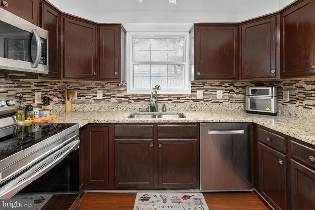 14 THORNBERRY LN, Stafford, VA 22556