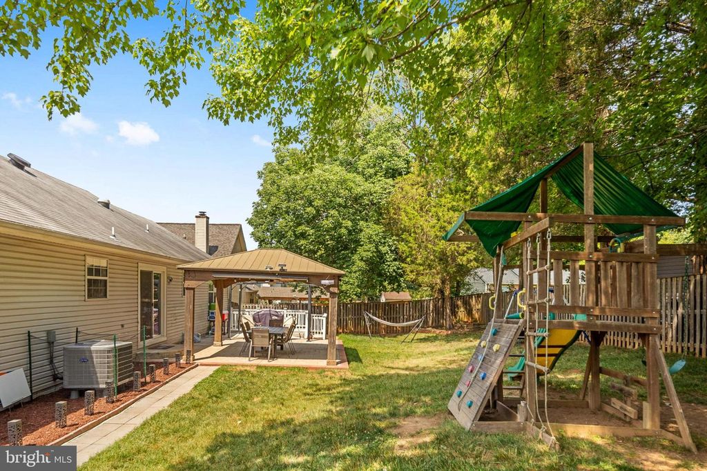 14 THORNBERRY LN, Stafford, VA 22556