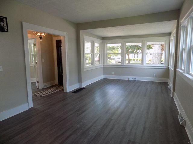 628 S 6th Street, Goshen, IN 46526