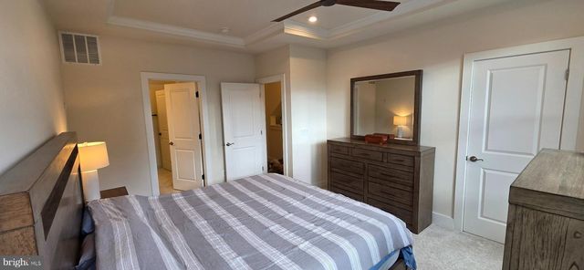 2232 S GLEBE RD, Arlington, VA 22204