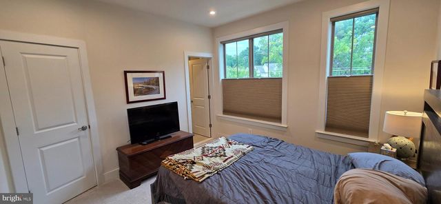 2232 S GLEBE RD, Arlington, VA 22204