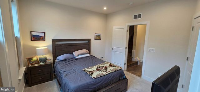 2232 S GLEBE RD, Arlington, VA 22204