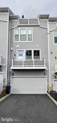 2232 S GLEBE RD, Arlington, VA 22204