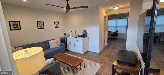 2232 S GLEBE RD, Arlington, VA 22204