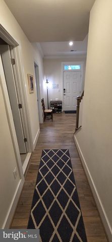 2232 S GLEBE RD, Arlington, VA 22204