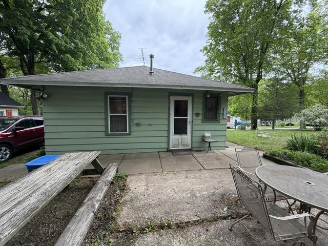 6271 French Lake Path, Faribault, MN 55021