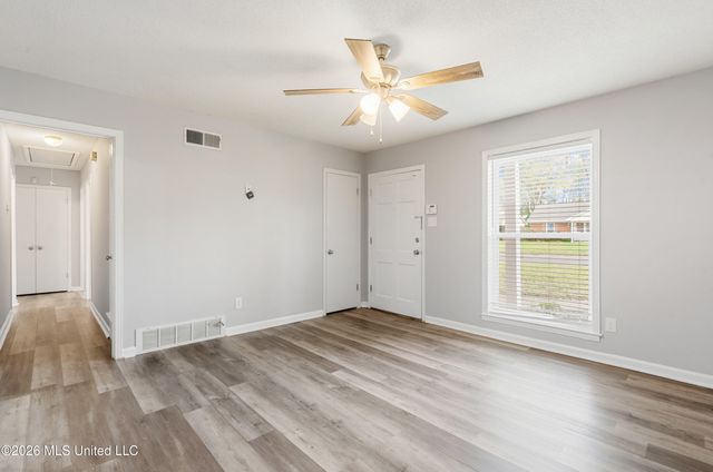 2023 Cresthill Drive, Southaven, MS 38671