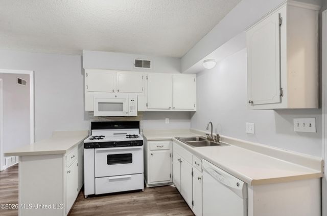 2023 Cresthill Drive, Southaven, MS 38671