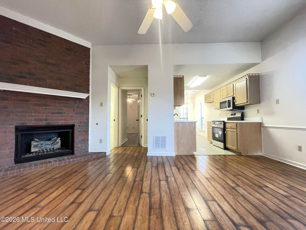 388 W Blair Drive, Southaven, MS 38671 — photo 2