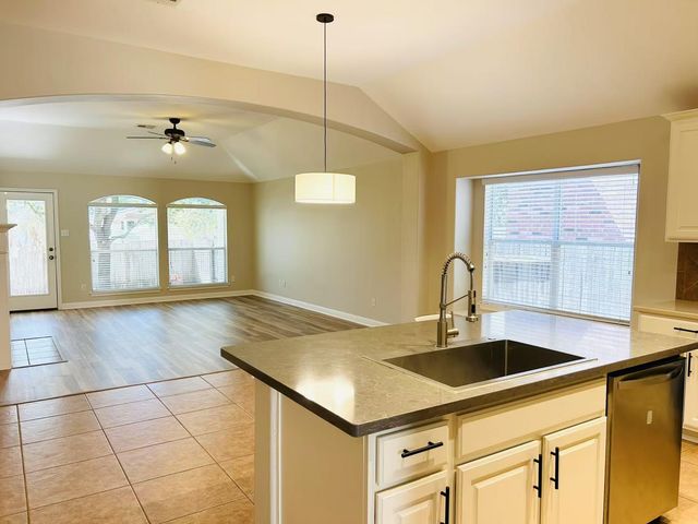 3717 Fossilwood WAY, Round Rock, TX 78681