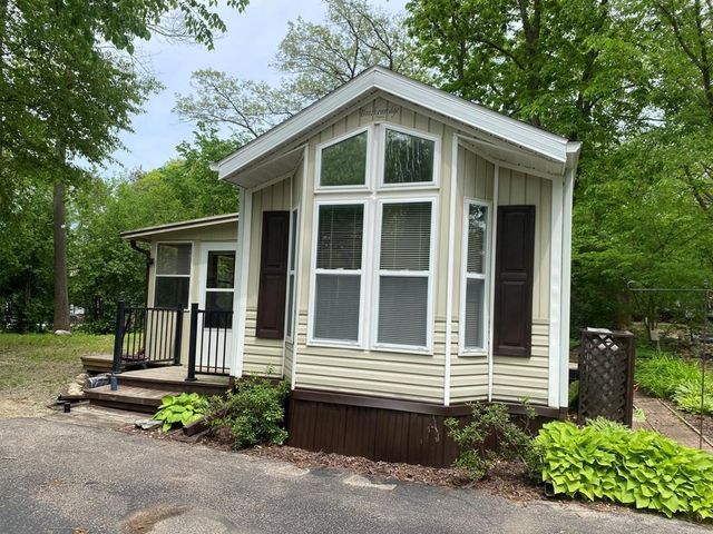 273 Oak Lane, Edgerton, WI 53534