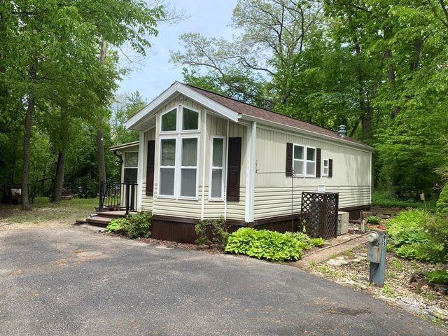 273 Oak Lane, Edgerton, WI 53534