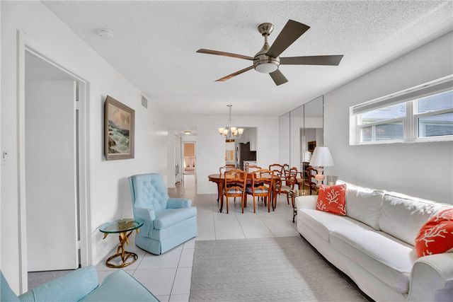 365 N Grove Isle Circle 365, Vero Beach, FL 32962