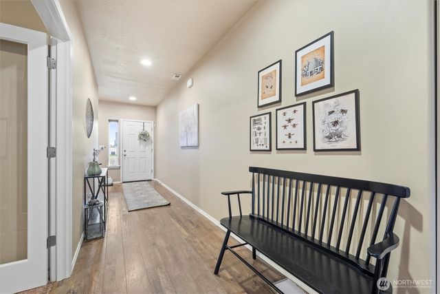 1354 Burr Avenue, Moses Lake, WA 98837