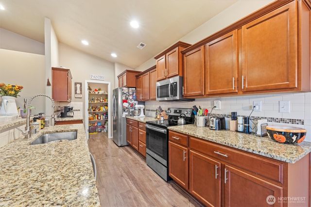 1354 Burr Avenue, Moses Lake, WA 98837