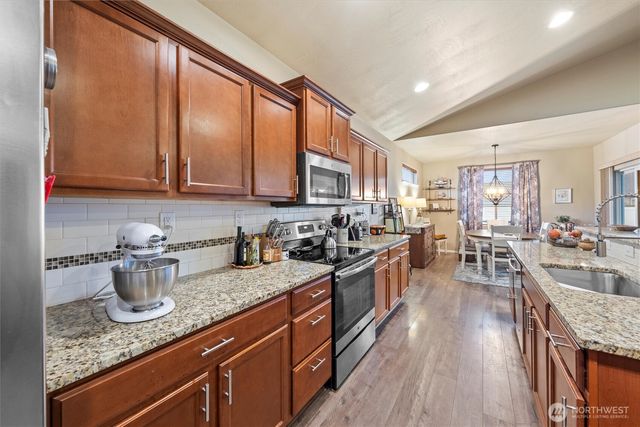 1354 Burr Avenue, Moses Lake, WA 98837