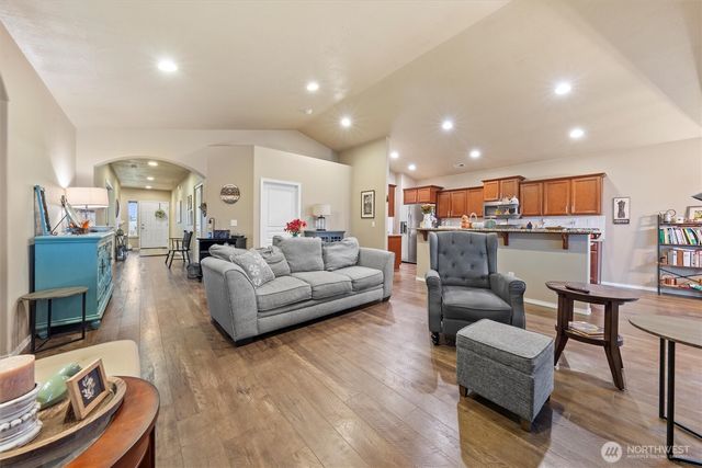 1354 Burr Avenue, Moses Lake, WA 98837