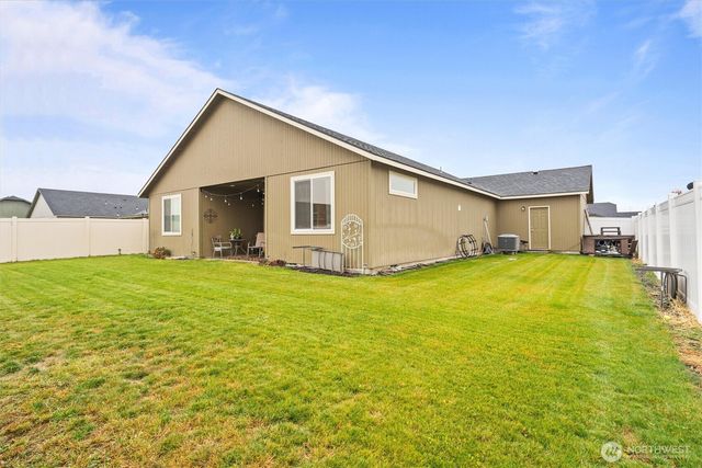 1354 Burr Avenue, Moses Lake, WA 98837