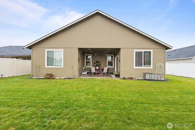 1354 Burr Avenue, Moses Lake, WA 98837