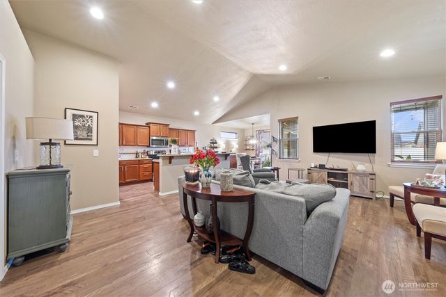 1354 Burr Avenue, Moses Lake, WA 98837