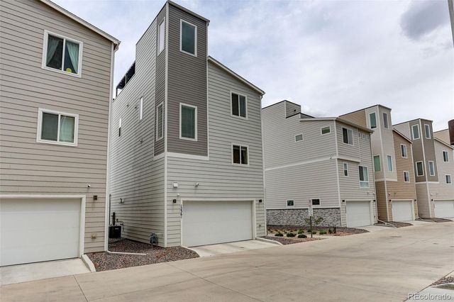 12361 Farmview Lane, Thornton, CO 80241