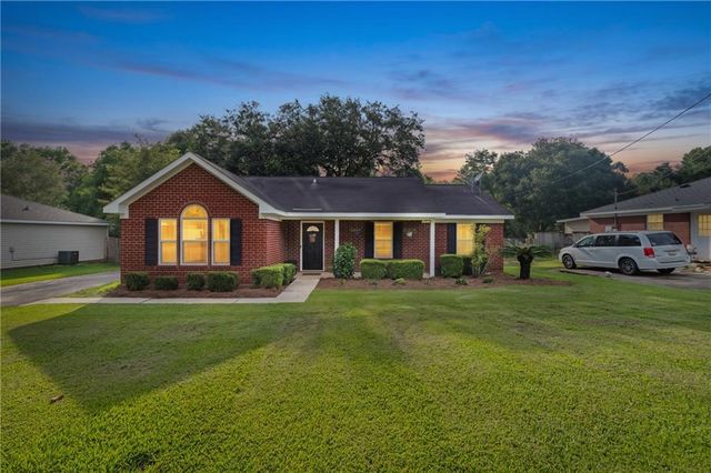 2890 Barlett Drive, Mobile, AL 36608
