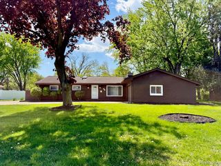 30840 Rock Creek Drive, Southfield, MI 48076