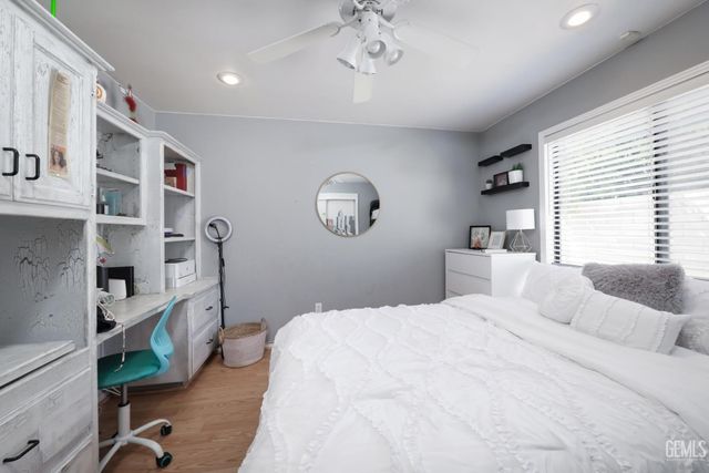 1113 Calle Extrano, Bakersfield, CA 93309