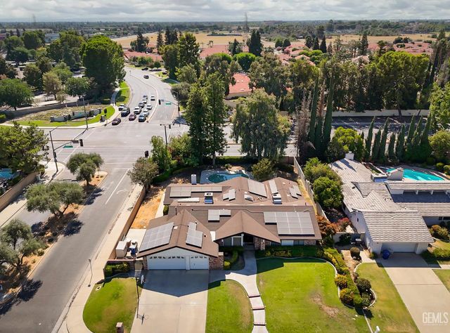 1113 Calle Extrano, Bakersfield, CA 93309