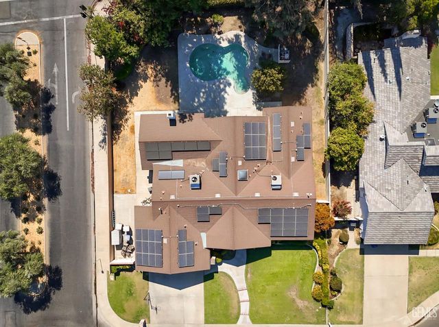 1113 Calle Extrano, Bakersfield, CA 93309