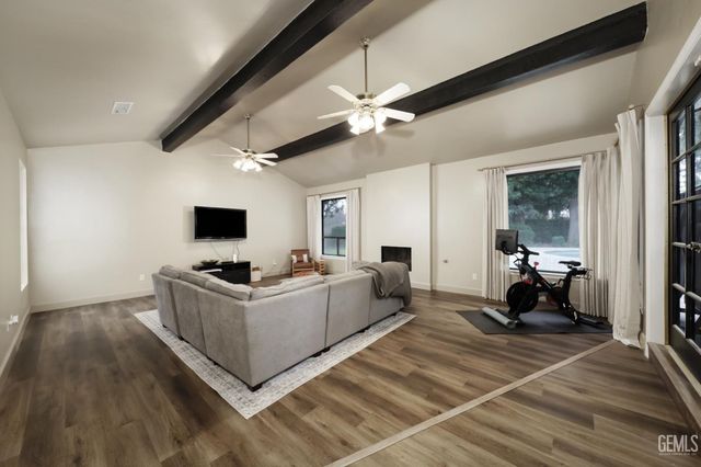 1113 Calle Extrano, Bakersfield, CA 93309