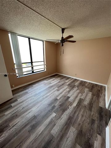 7650 W Mcnab Rd 204, Tamarac, FL 33321