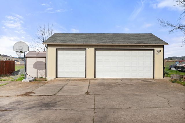 3093 Paul Circle, Medford, OR 97504