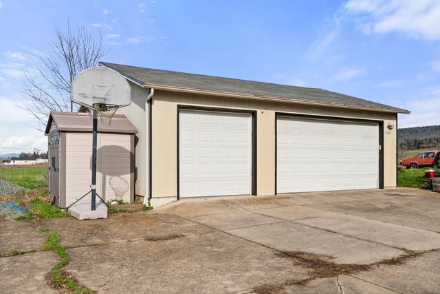 3093 Paul Circle, Medford, OR 97504